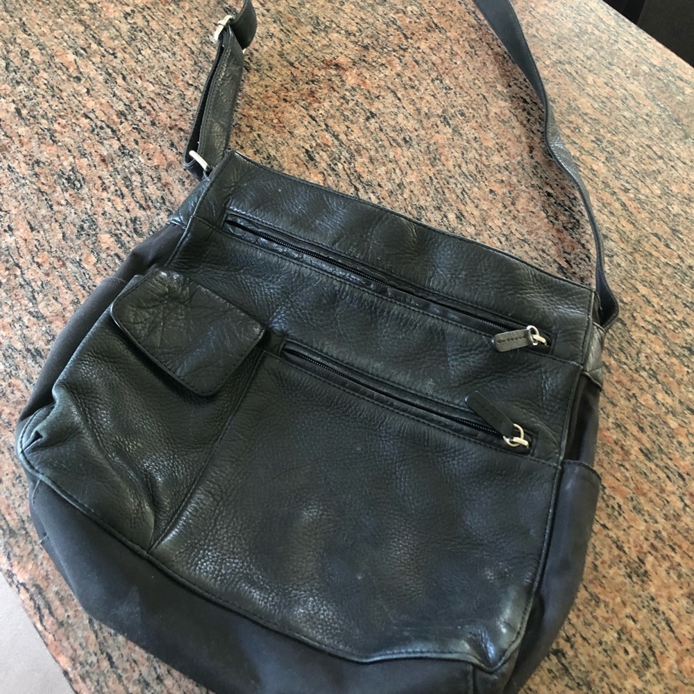 Black Cross Body Fossil Purse